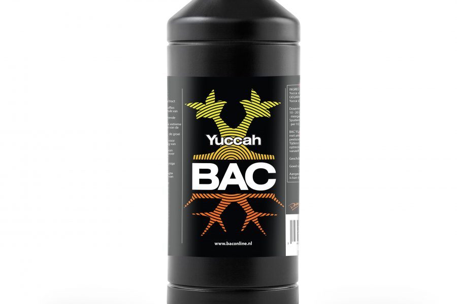 Fles BAC Yuccah – biologische uitvloeier op yucca-basis die waterverdeling verbetert, voedingopname stimuleert en plantstress vermindert